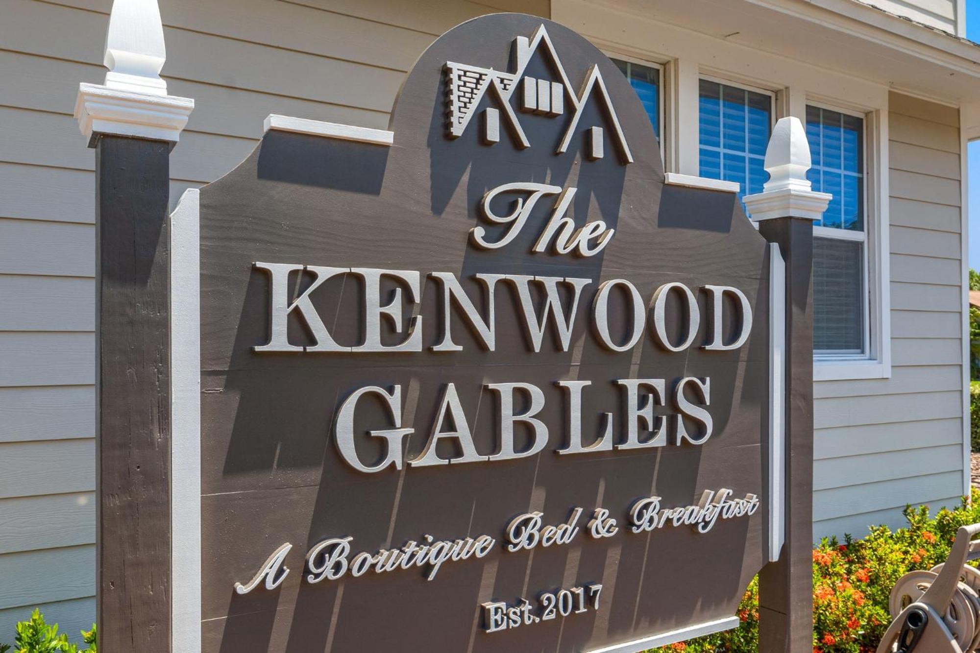 The Kenwood Gables Panzió St. Petersburg Kültér fotó